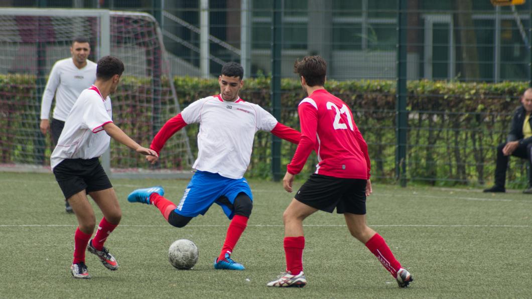 Voetballers op het veld