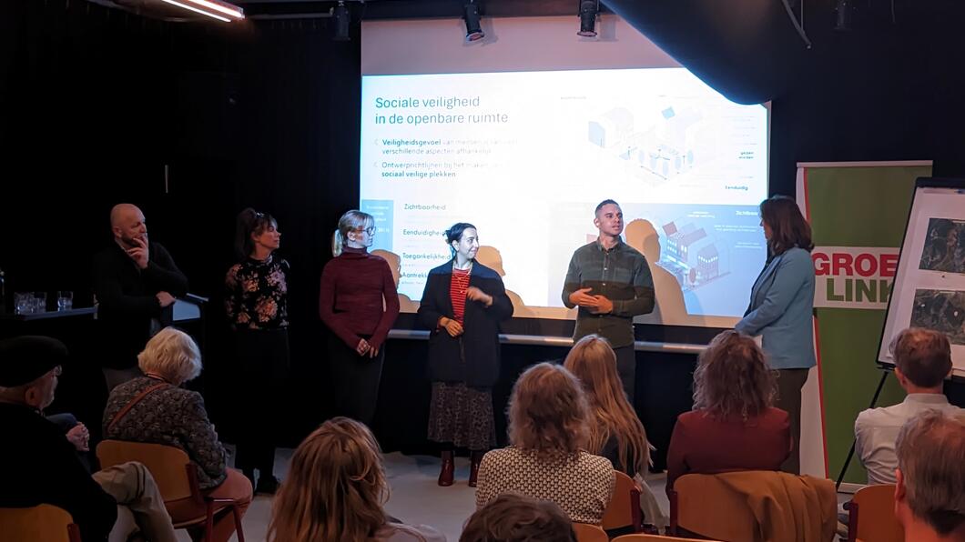 Zaal en podium Polca