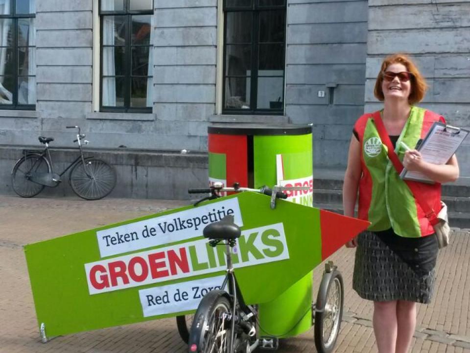 GroenLinks doet mee met FNVactie:Red de Zorg Red de Zorg actie op de Stadhuisbrug Utrecht